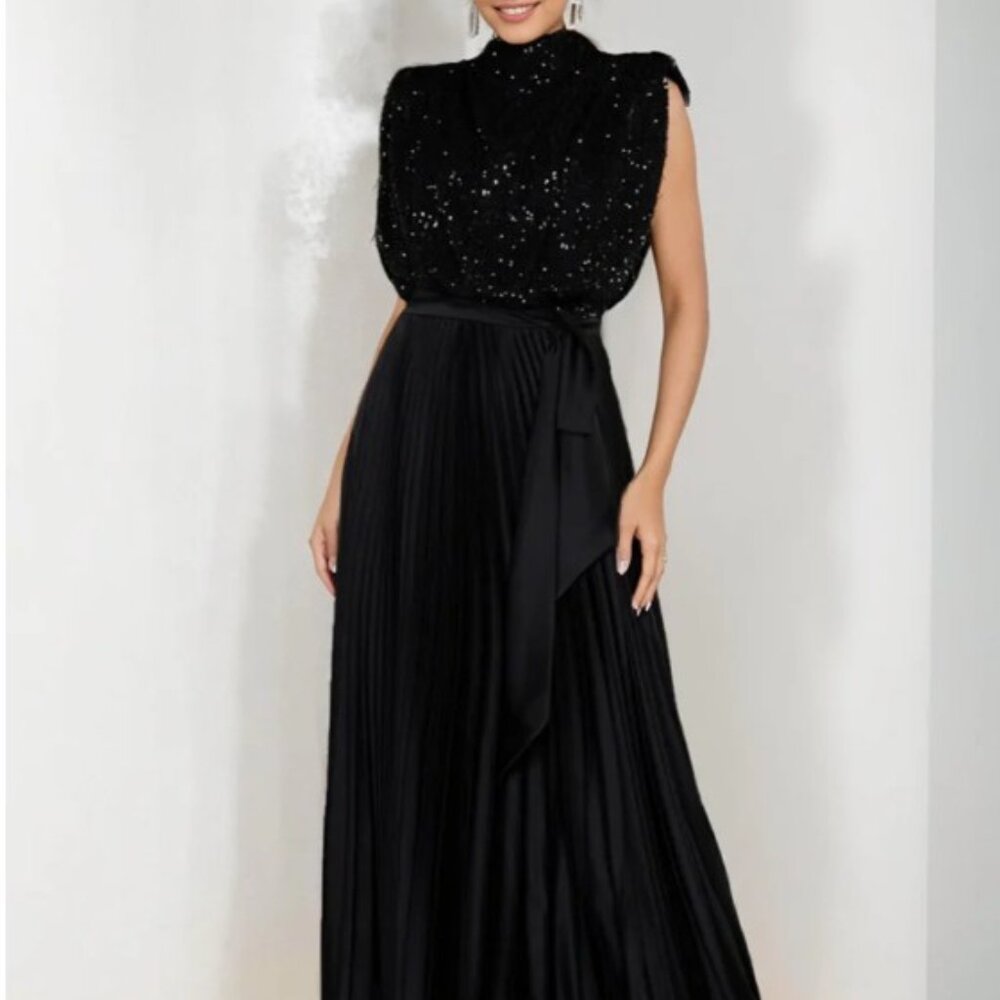 MONDRESSY A-Line/Princess High Neck Sleeveless Mother of the Bride & Groom Dress